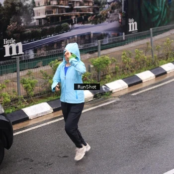 Runner Photo 7942533
