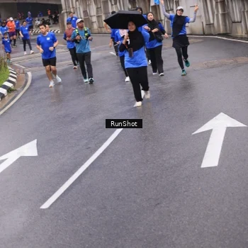Runner Photo 7942542