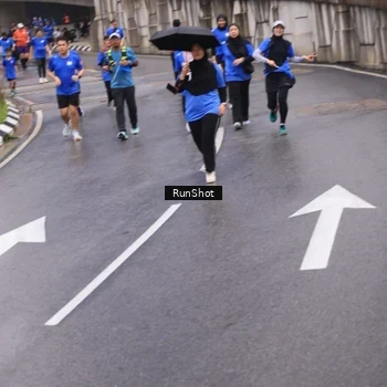 Runner Photo 7942545