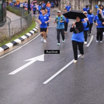 Runner Photo 7942559
