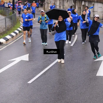 Runner Photo 7942562