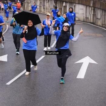 Runner Photo 7942567