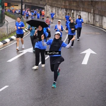 Runner Photo 7942576