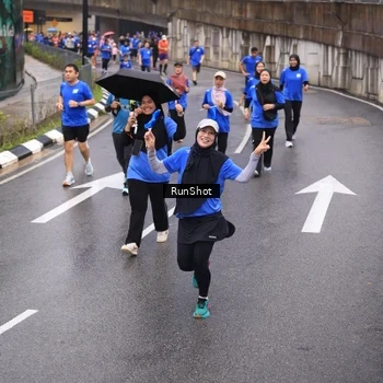 Runner Photo 7942577