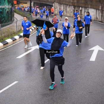 Runner Photo 7942578