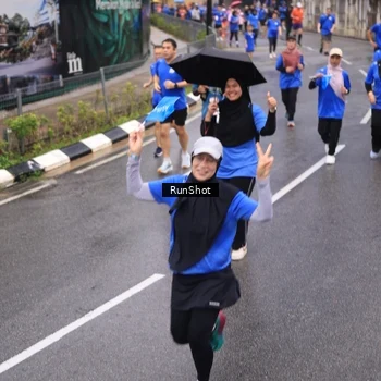 Runner Photo 7942585