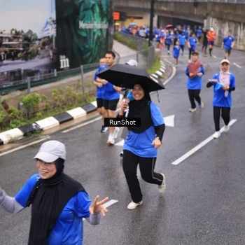 Runner Photo 7942592
