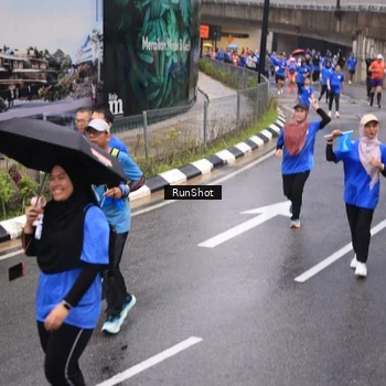 Runner Photo 7942604