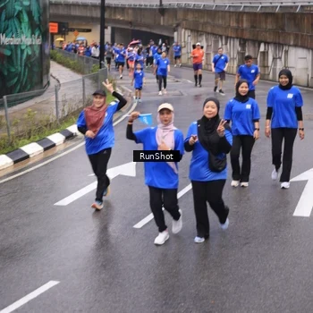 Runner Photo 7942612