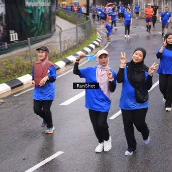 Runner Photo 7942623