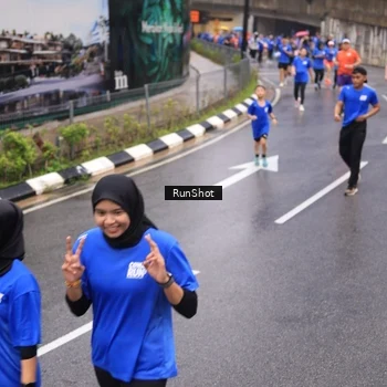 Runner Photo 7942661