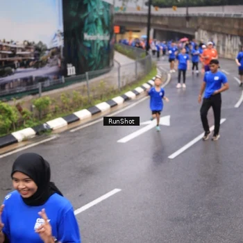 Runner Photo 7942663
