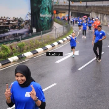 Runner Photo 7942664