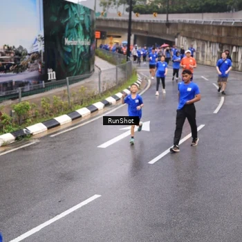 Runner Photo 7942666