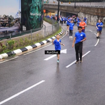 Runner Photo 7942667