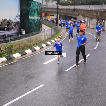 Runner Photo 7942669