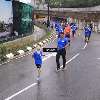 Runner Photo 7942677