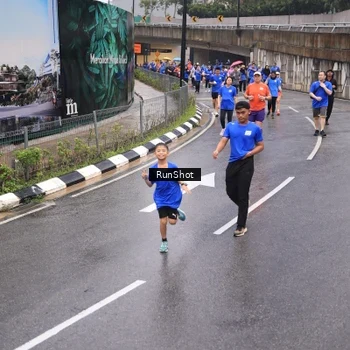 Runner Photo 7942678