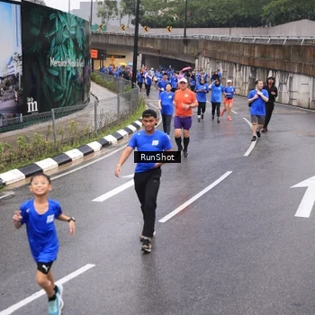Runner Photo 7942687