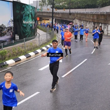 Runner Photo 7942688