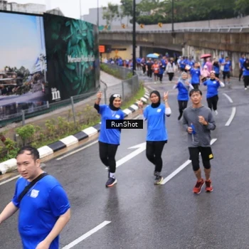 Runner Photo 7942696