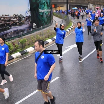 Runner Photo 7942699