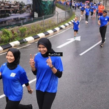 Runner Photo 7942703