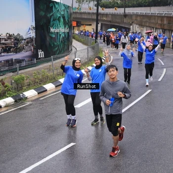 Runner Photo 7942705