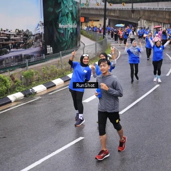 Runner Photo 7942710