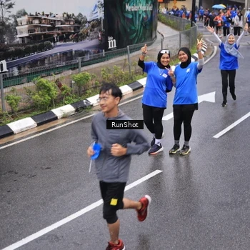 Runner Photo 7942715