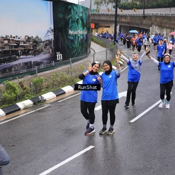 Runner Photo 7942718