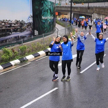 Runner Photo 7942722