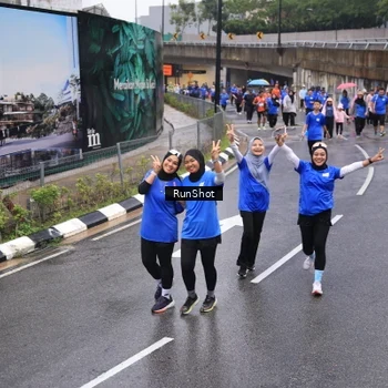 Runner Photo 7942723