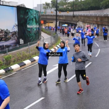 Runner Photo 7942726