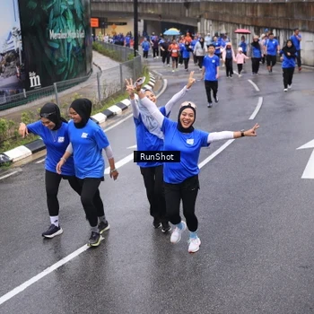 Runner Photo 7942731