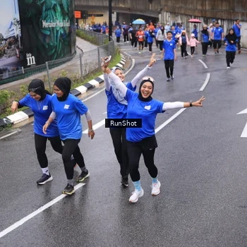 Runner Photo 7942732