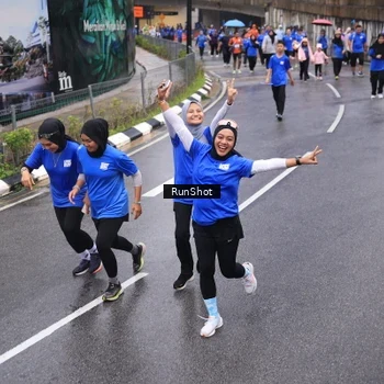 Runner Photo 7942733