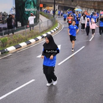 Runner Photo 7942765