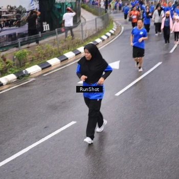 Runner Photo 7942767