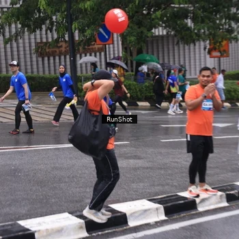 Runner Photo 7942793