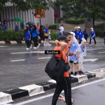 Runner Photo 7942809