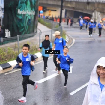 Runner Photo 7942833