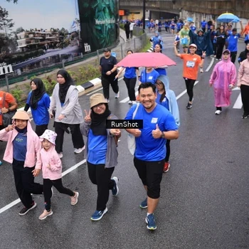 Runner Photo 7942847