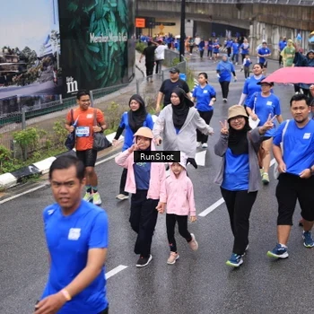 Runner Photo 7942849