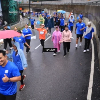 Runner Photo 7942857