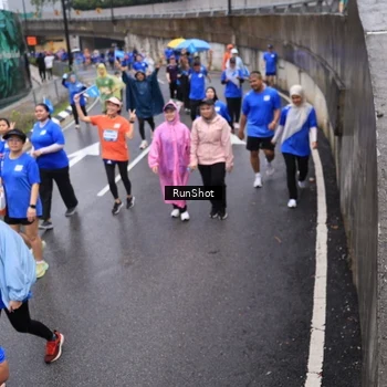 Runner Photo 7942859