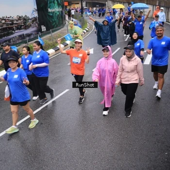 Runner Photo 7942871