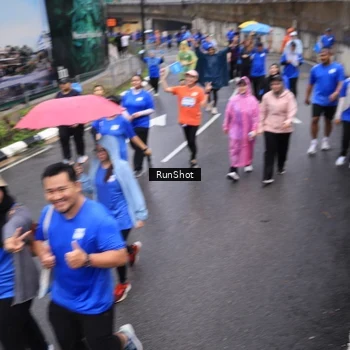 Runner Photo 7942873