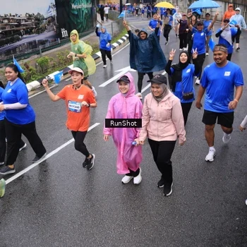 Runner Photo 7942876