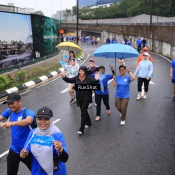 Runner Photo 7942912